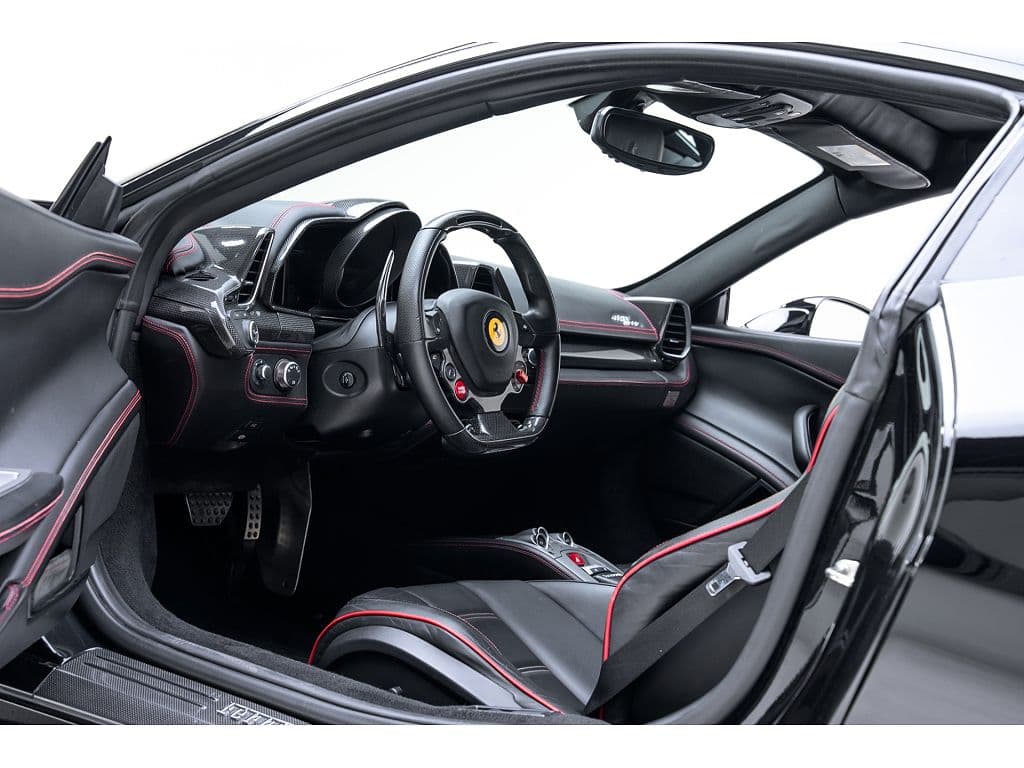 2010 Ferrari 458 Italia, view 5