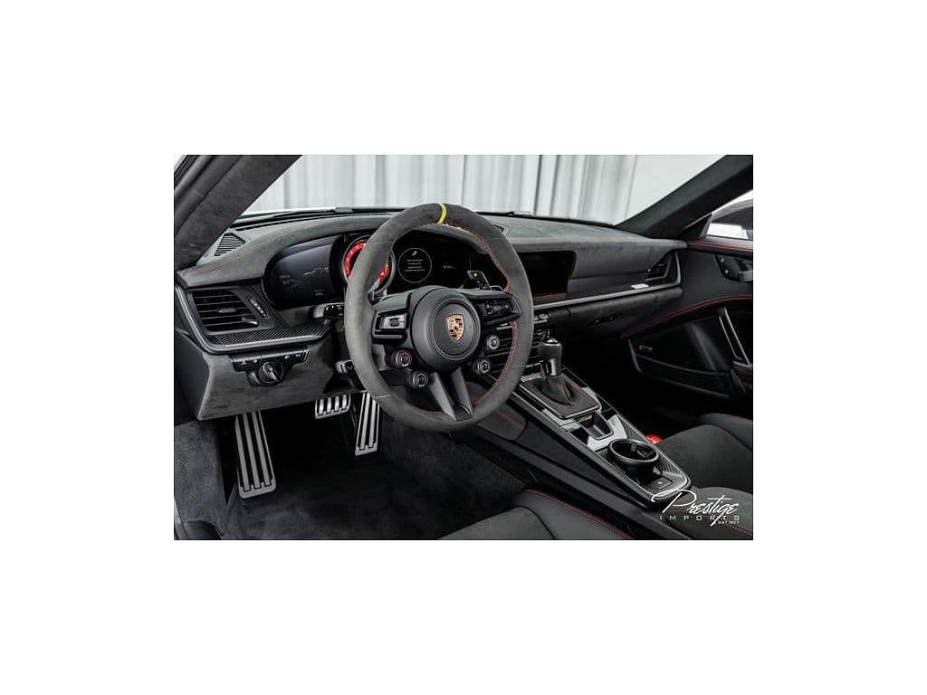 2023 Porsche 911 GT3 RS, view 2