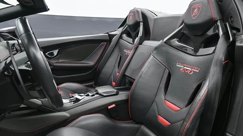Lamborghini Huracán EVO Spyder, view 3