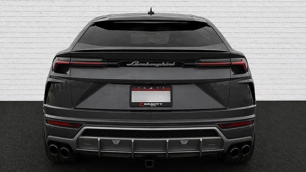 Lamborghini Urus, view 3