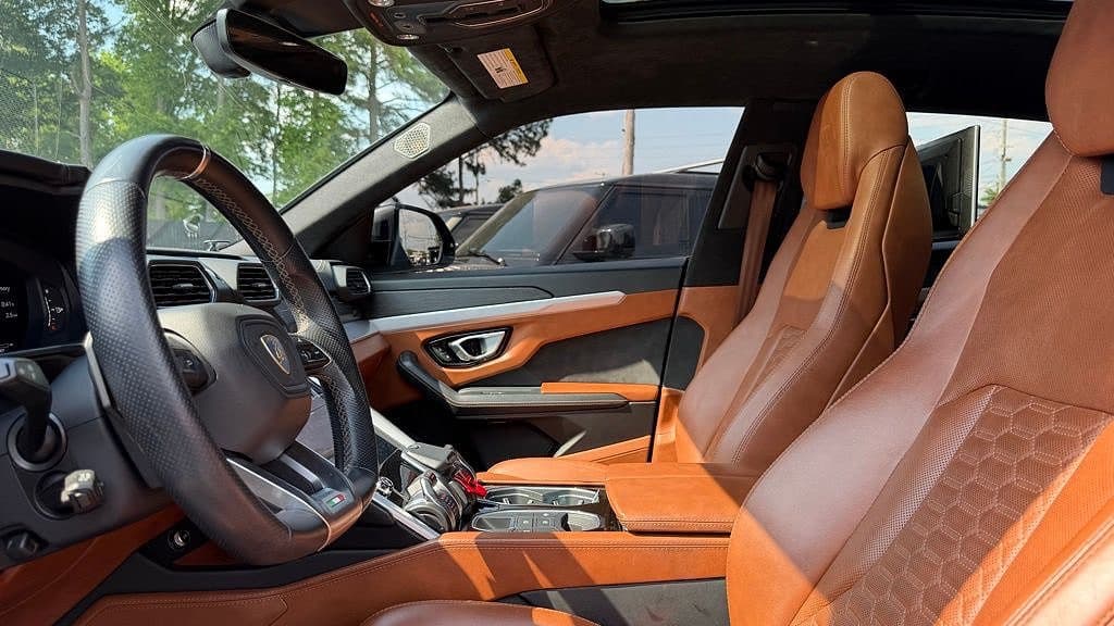 Lamborghini Urus, view 4