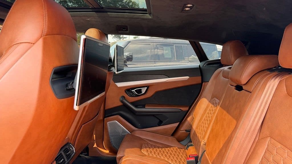 Lamborghini Urus, view 5