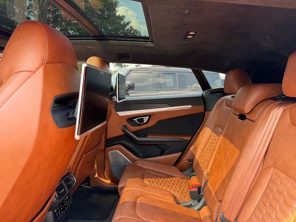 2019 Lamborghini Urus, view 5